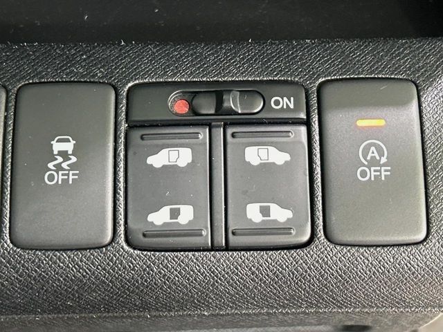 HONDA STEPWAGON SPADA 2013 Image 31