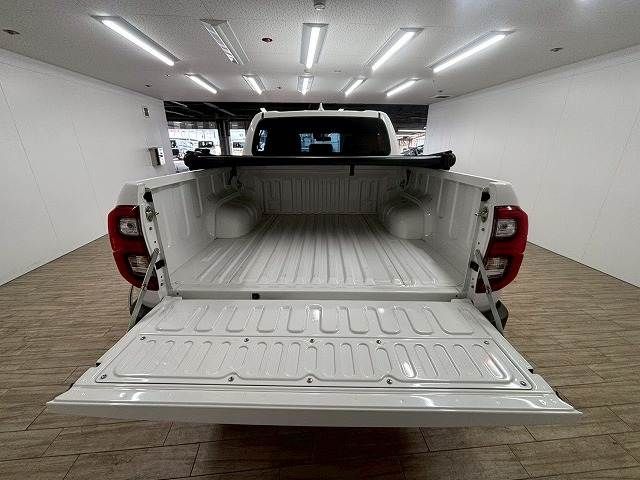 TOYOTA HILUX 4WD 2023 Image 31