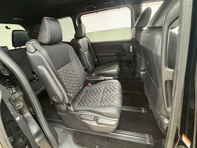 TOYOTA VOXY HYBRID 2023 Image 31