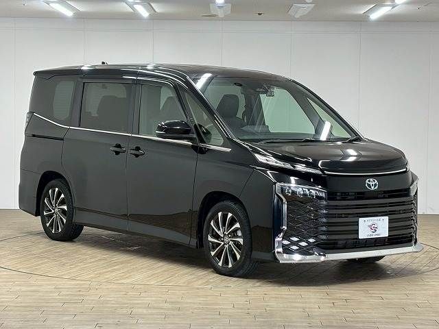 TOYOTA VOXY HYBRID 2023 Image 31