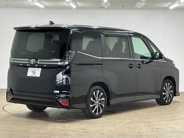 TOYOTA VOXY HYBRID 2023 Image 31