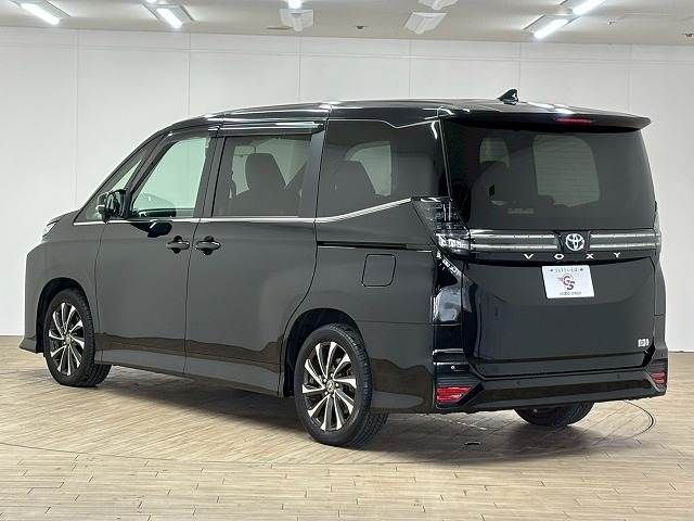 TOYOTA VOXY HYBRID 2023 Image 31