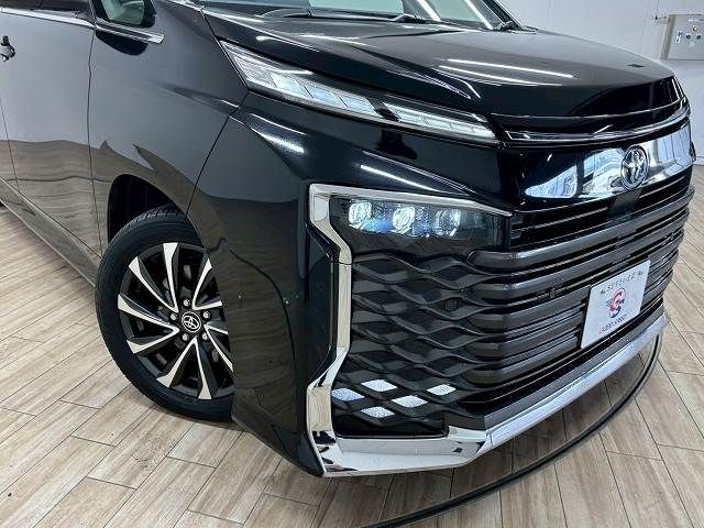 TOYOTA VOXY HYBRID 2023 Image 31