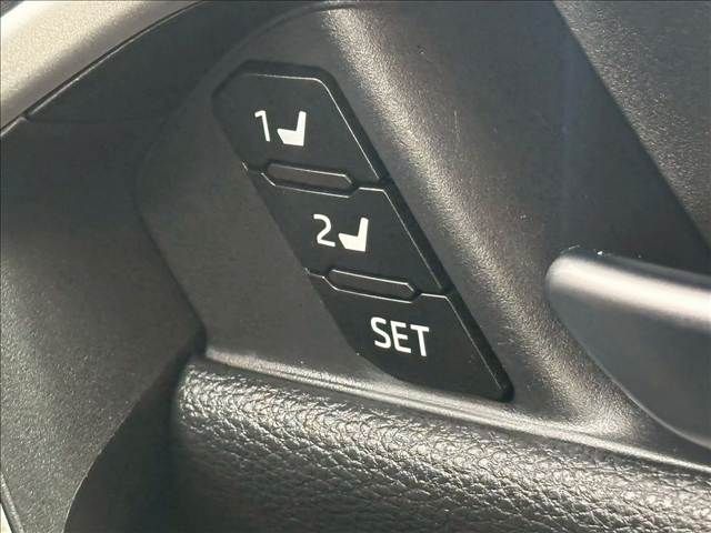 TOYOTA RAV4 HYBRID 4WD 2023 Image 31