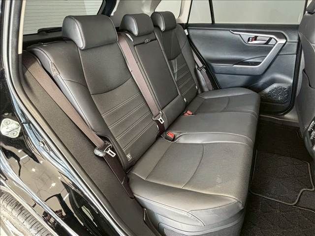 TOYOTA RAV4 HYBRID 4WD 2023 Image 31