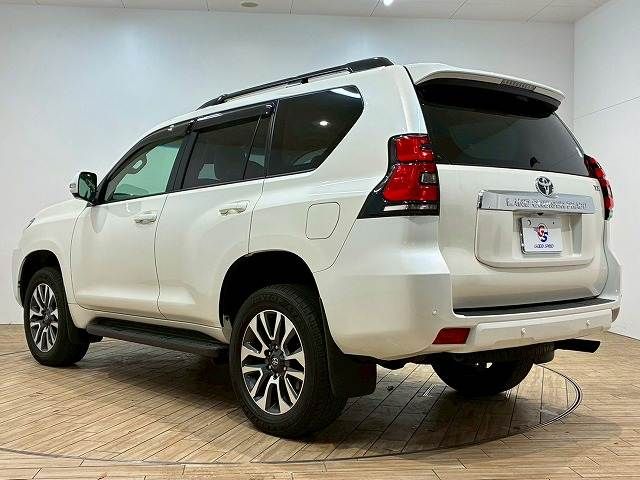 TOYOTA LANDCRUISER PRADO 2023 Image 31
