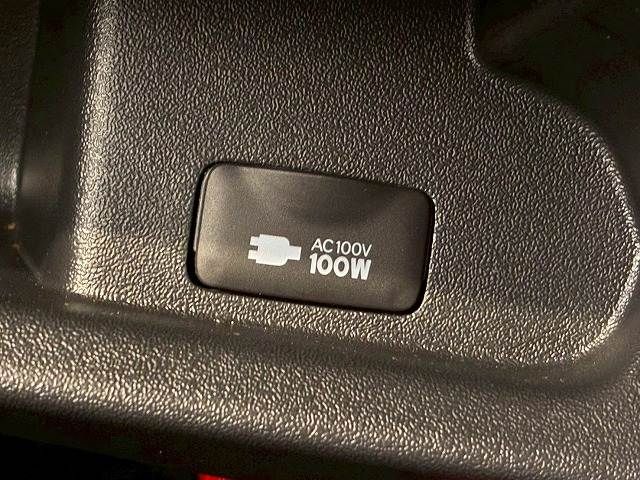 TOYOTA HIACE VAN 2WD 2024 Image 31