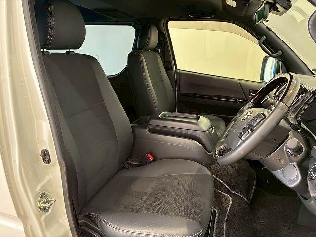 TOYOTA HIACE VAN 2WD 2024 Image 31