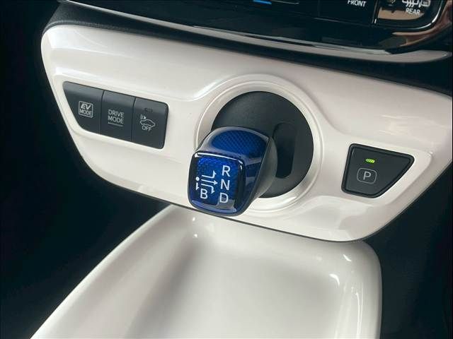 TOYOTA PRIUS 2016 Image 31