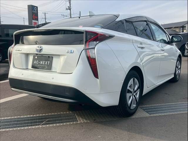 TOYOTA PRIUS 2016 Image 31