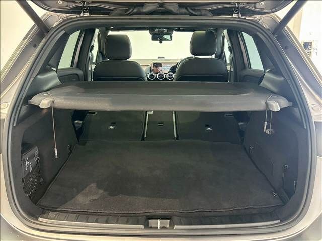 MERCEDES BENZ EQA 2021 Image 31