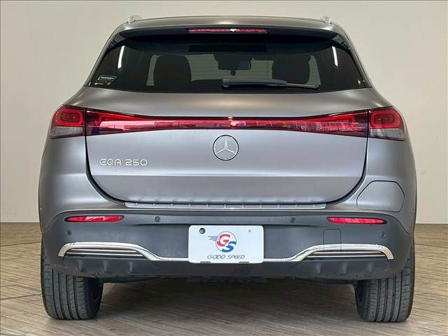 MERCEDES BENZ EQA 2021 Image 31