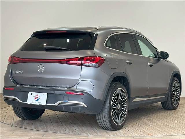 MERCEDES BENZ EQA 2021 Image 31