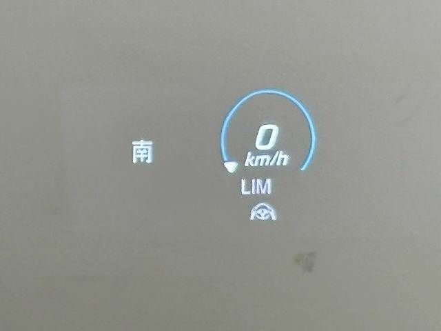 MERCEDES BENZ EQA 2022 Image 31