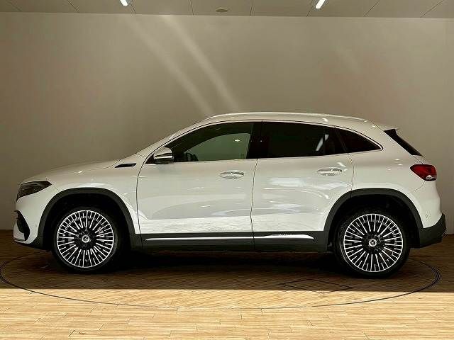 MERCEDES BENZ EQA 2022 Image 31