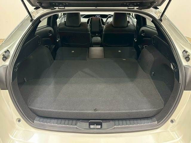 TOYOTA PRIUS PHV 2017 Image 31