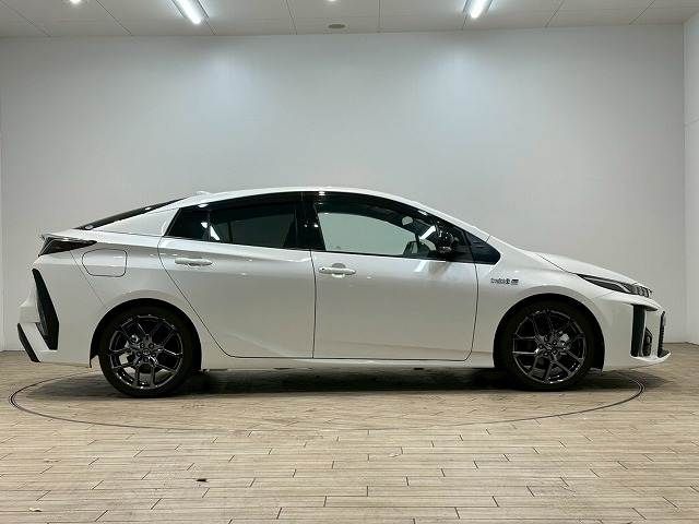 TOYOTA PRIUS PHV 2017 Image 31