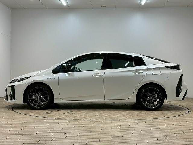 TOYOTA PRIUS PHV 2017 Image 31