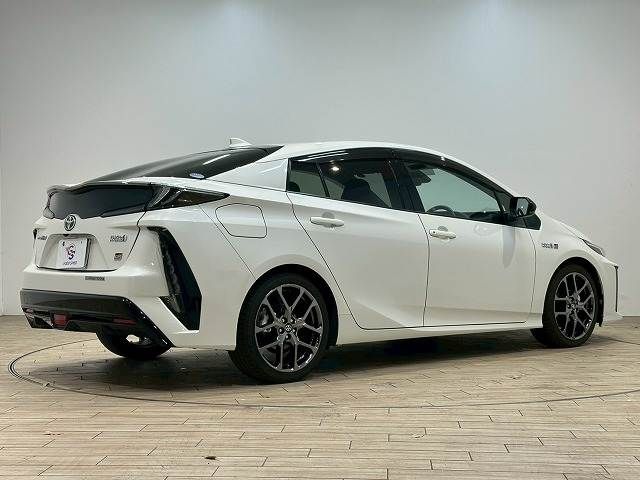 TOYOTA PRIUS PHV 2017 Image 31