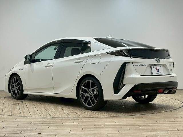 TOYOTA PRIUS PHV 2017 Image 31
