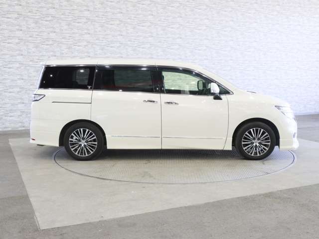 NISSAN ELGRAND 2016 Image 31