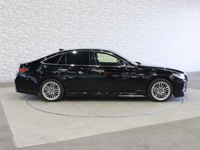 TOYOTA CROWN SEDAN HYBRID 2019 Image 31