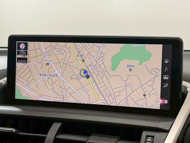 TOYOTA LEXUS NX300H 2018 Image 31