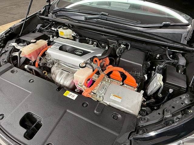 TOYOTA LEXUS NX300H 2018 Image 31