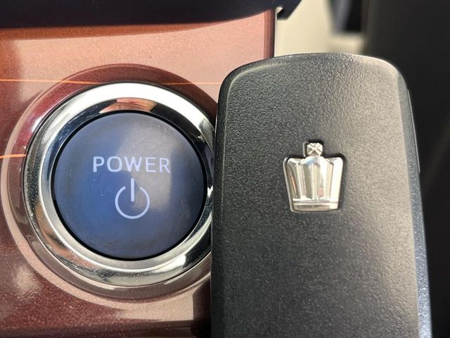 TOYOTA CROWN SEDAN HYBRID 2013 Image 31