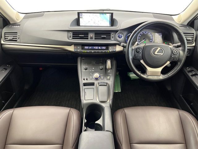 TOYOTA LEXUS CT200H 2017 Image 31