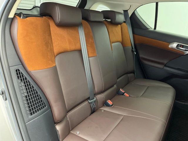 TOYOTA LEXUS CT200H 2017 Image 31