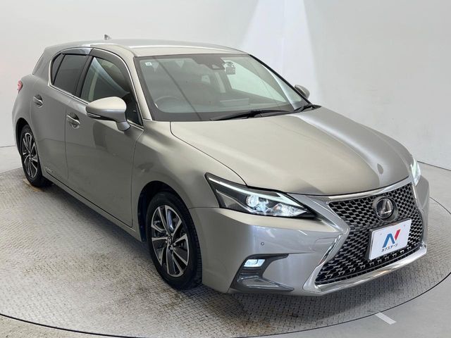 TOYOTA LEXUS CT200H 2017 Image 31