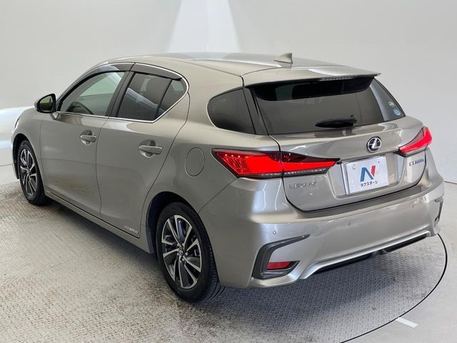 TOYOTA LEXUS CT200H 2017 Image 31