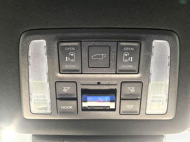 TOYOTA VOXY HYBRID 2022 Image 31