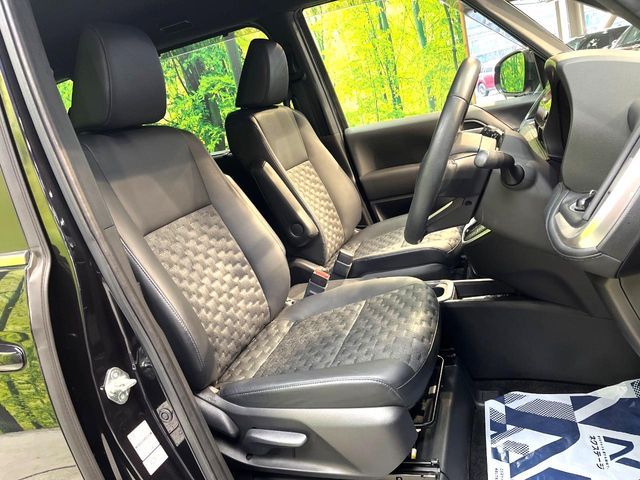 TOYOTA VOXY HYBRID 2022 Image 31