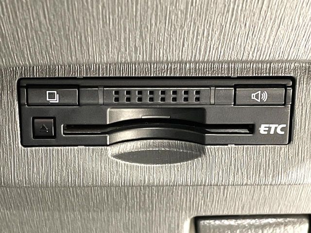 TOYOTA PRIUS ALPHA 2014 Image 31