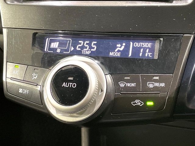 TOYOTA PRIUS ALPHA 2014 Image 31