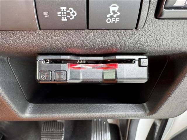 NISSAN CARAVAN VAN 2WD 2022 Image 31