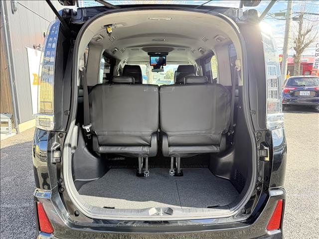 TOYOTA VOXY 2017 Image 31