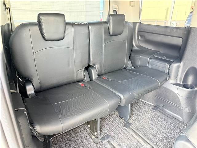 TOYOTA VOXY 2017 Image 31