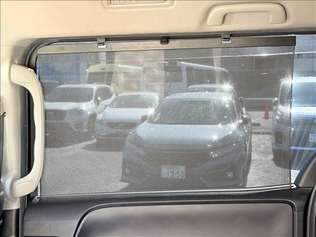 TOYOTA VOXY 2017 Image 31