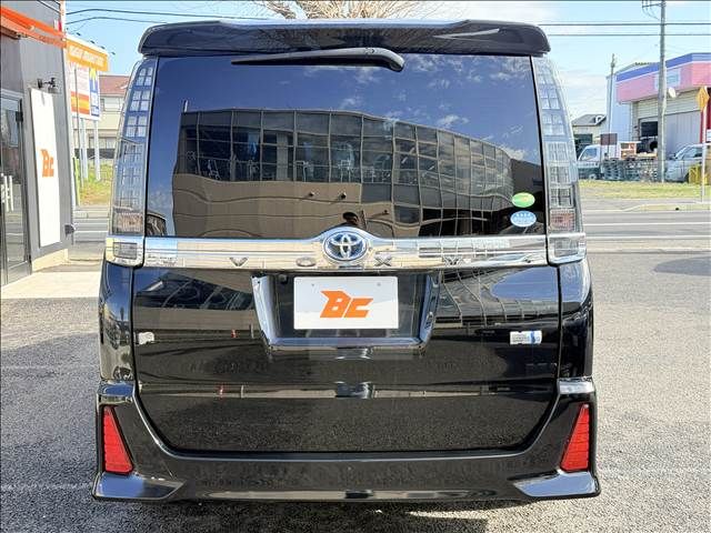 TOYOTA VOXY 2017 Image 31