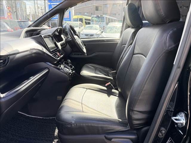 TOYOTA VOXY 2017 Image 31