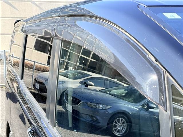 TOYOTA VOXY 2017 Image 31