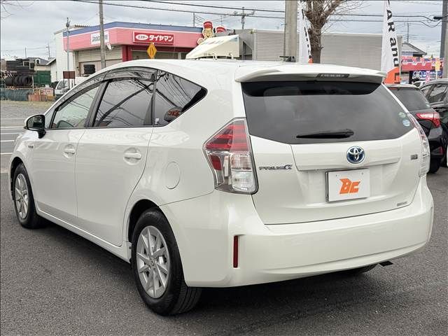TOYOTA PRIUS ALPHA 2015 Image 31