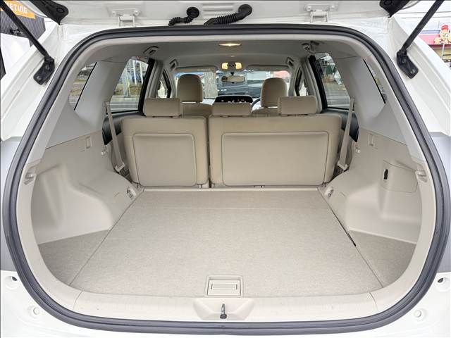 TOYOTA PRIUS ALPHA 2015 Image 31