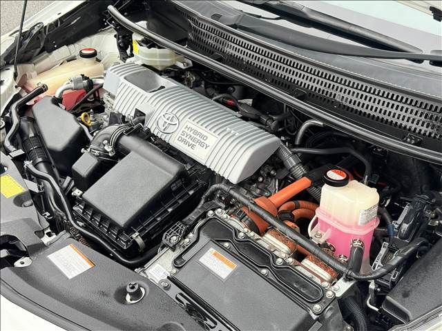 TOYOTA PRIUS ALPHA 2015 Image 31