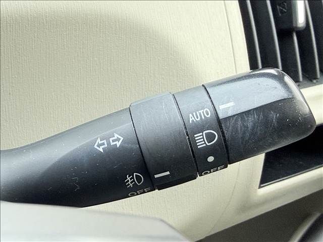 TOYOTA PRIUS ALPHA 2015 Image 31