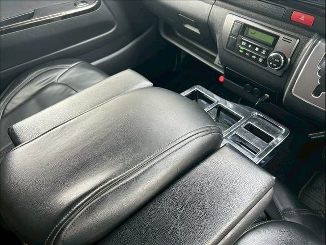 TOYOTA HIACE VAN 2WD 2015 Image 31