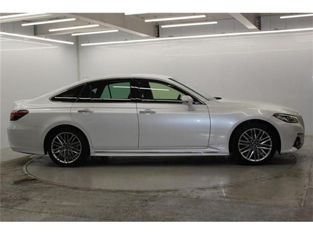 TOYOTA CROWN SEDAN HYBRID 2021 Image 31